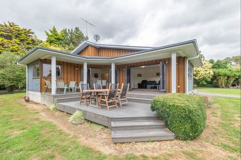 Photo of property in 14 Pohutukawa Drive, Levin, 5571