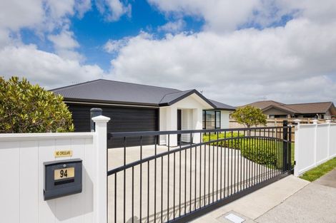 Photo of property in 94 Rosalie Terrace, Kelvin Grove, Palmerston North, 4414