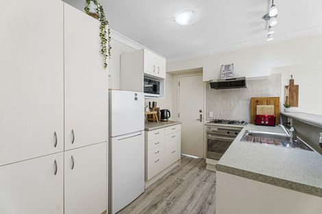 Photo of property in 2 Melandra Road, Stanmore Bay, Whangaparaoa, 0932