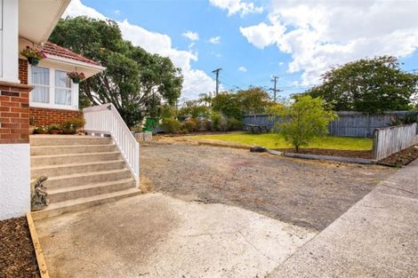 Photo of property in 104 Lincoln Park Avenue, Massey, Auckland, 0614
