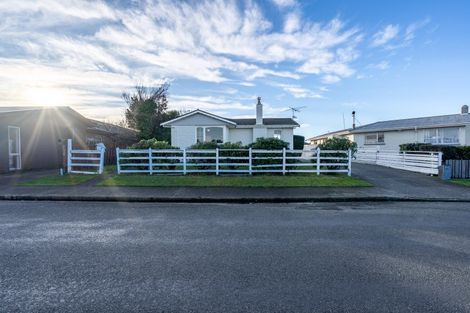 Photo of property in 10 Bruce Street, Waikiwi, Invercargill, 9810