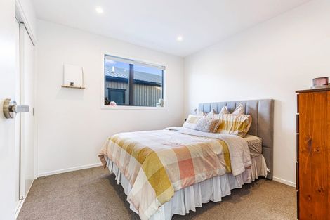 Photo of property in 2/12 Tawa Road, Te Atatu Peninsula, Auckland, 0610