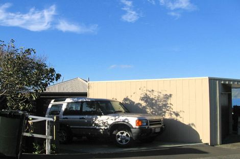 Photo of property in 38 Napier Street, Karaka Bays, Wellington, 6022