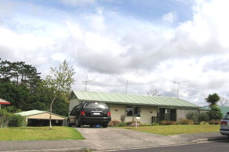 Photo of property in 10 Rook Place, Unsworth Heights, Auckland, 0632