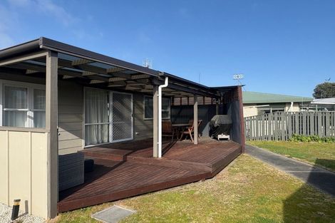 Photo of property in 49 Thomas Place, Foxton Beach, Foxton, 4815