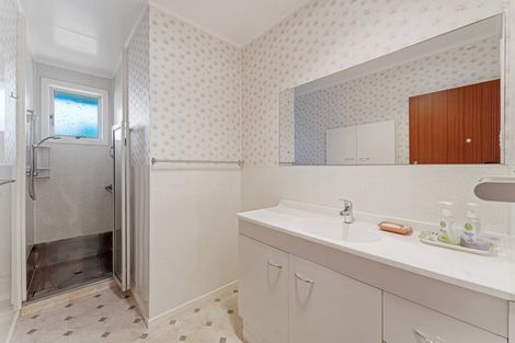 Photo of property in 2/4 Severn Place, Spotswood, New Plymouth, 4310