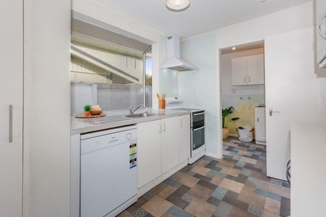 Photo of property in 2 Pascoe Avenue, Paremata, Porirua, 5026