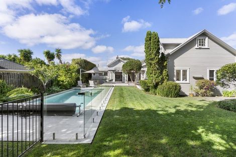 Photo of property in 42 Norwood Road, Bayswater, Auckland, 0622