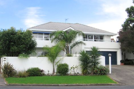 Photo of property in 2/7 Musick Point Road, Bucklands Beach, Auckland, 2012