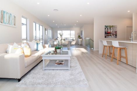 Photo of property in 98 Godfrey Drive, Orewa, 0931