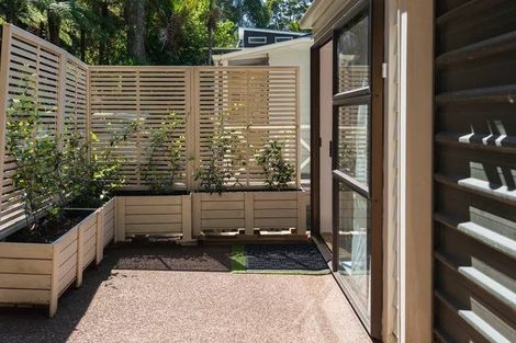 Photo of property in 84 Park Road, Titirangi, Auckland, 0604