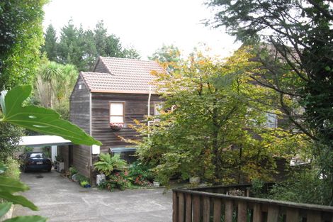 Photo of property in 2/11 Nickleby Place, Mellons Bay, Auckland, 2014