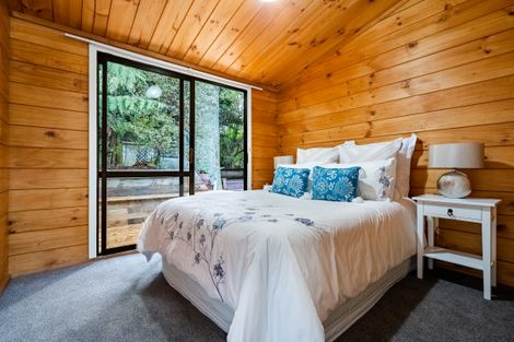 Photo of property in 27 Wirihana Road, Titirangi, Auckland, 0604