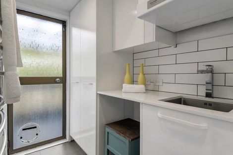Photo of property in 1/649 Beach Road, Rothesay Bay, Auckland, 0630