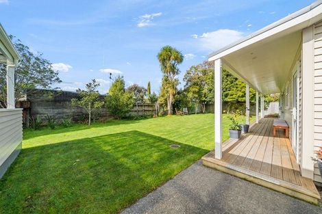 Photo of property in 3 Heretaunga Square, Silverstream, Upper Hutt, 5019