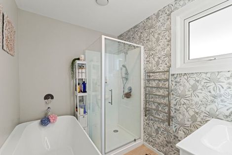 Photo of property in 21 La Perouse Place, Northcote, Christchurch, 8052