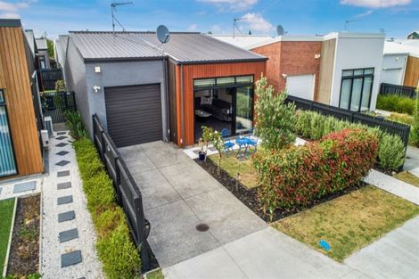 Photo of property in 6 Gallantry Crescent, Papakura, 2110