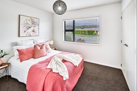 Photo of property in 49 Sunstone Crescent, Brown Owl, Upper Hutt, 5018