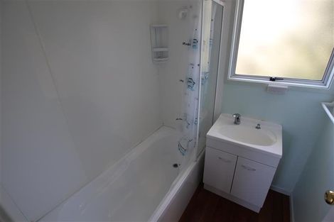 Photo of property in 15 Katrina Place, Massey, Auckland, 0614