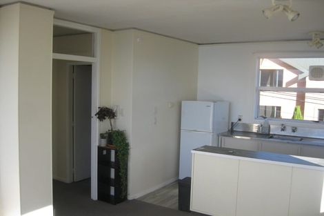 Photo of property in 2f7 Oriental Terrace, Mount Victoria, Wellington, 6011