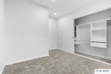 Photo of property in 13 Kuaha Road, Massey, Auckland, 0614