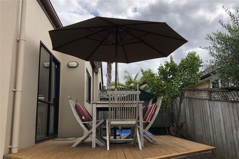 Photo of property in 6 San Valentino Drive, Henderson, Auckland, 0612