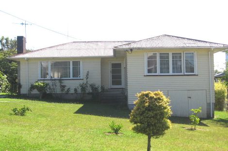 Photo of property in 2a Rickards Place, New Lynn, Auckland, 0600