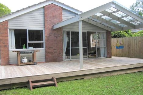 Photo of property in 2/76 Glenvar Road, Torbay, Auckland, 0630