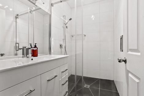 Photo of property in 294 West Coast Road, Glen Eden, Auckland, 0602