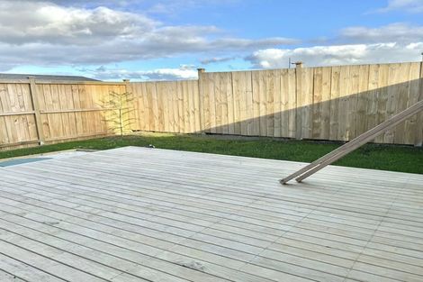 Photo of property in 16 Karihi Road, Karaka, 2113