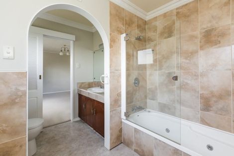 Photo of property in 2 Ewan Place, Taradale, Napier, 4112