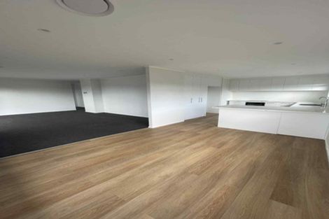 Photo of property in 5 Forsythe Place, Massey, Auckland, 0614