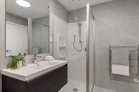Photo of property in 25 Oyster Drive, Whenuapai, 0618