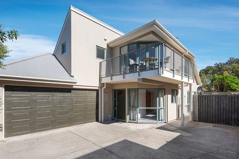 Photo of property in 2/52 Marine Parade, North New Brighton, Christchurch, 8083
