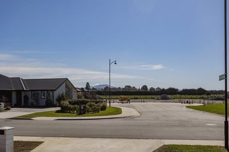 Photo of property in 18 Grey View Grove, Rangiora, 7400
