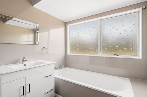 Photo of property in 15 Miles Place, Awapuni, Palmerston North, 4412