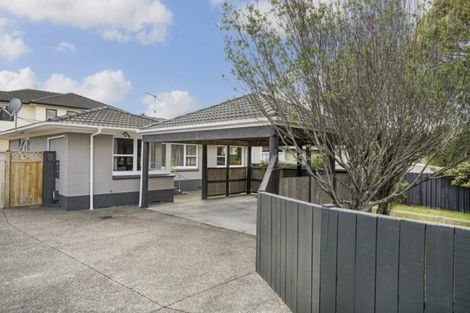 Photo of property in 18 La Perouse Street, Botany Downs, Auckland, 2010