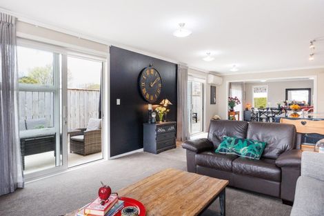 Photo of property in 5a Blenheim Place, Feilding, 4702