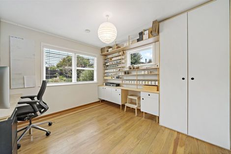 Photo of property in 10 Taioma Crescent, Te Atatu Peninsula, Auckland, 0610