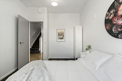 Photo of property in 33 Karo Drive, Te Aro, Wellington, 6011