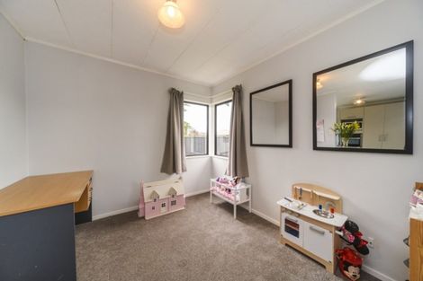 Photo of property in 75 Geraldine Crescent, Cloverlea, Palmerston North, 4412
