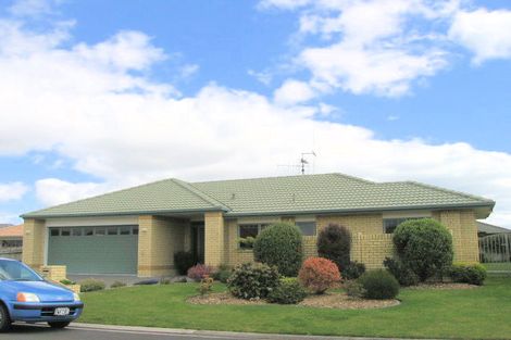 Photo of property in 27 Crichton Terrace, Mount Maunganui, 3116