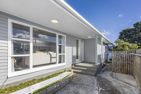 Photo of property in 19 Oswald Crescent, Paparangi, Wellington, 6037