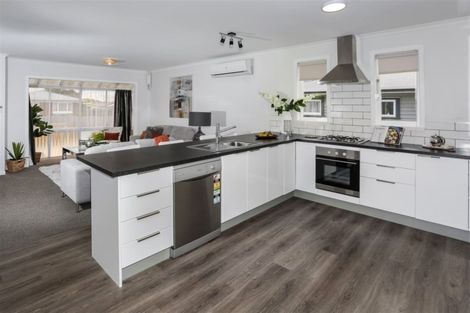 Photo of property in 22 Russell Avenue, Pukekohe, 2120