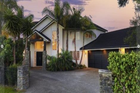 Photo of property in 2 Oscar Road, Greenhithe, Auckland, 0632