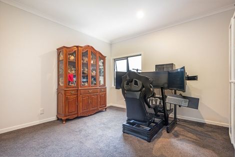 Photo of property in 8 Crabapple Close, Milson, Palmerston North, 4414