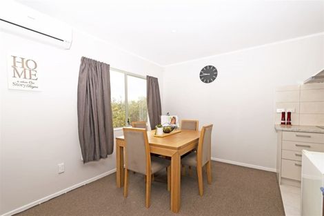 Photo of property in 3 Lori Place, Massey, Auckland, 0614