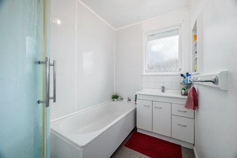 Photo of property in 20 Fenruss Street, Fairy Springs, Rotorua, 3015