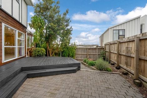 Photo of property in 2/5 Stanley Avenue, Milford, Auckland, 0620