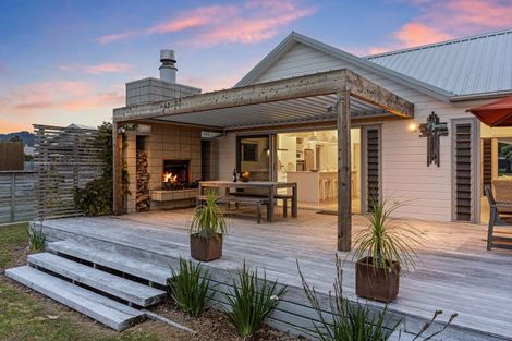 Photo of property in 132 Kiwi Road, Whangamata, 3620